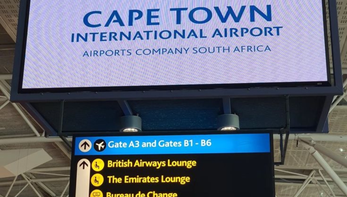 SL Tours private airport transfer vehicle